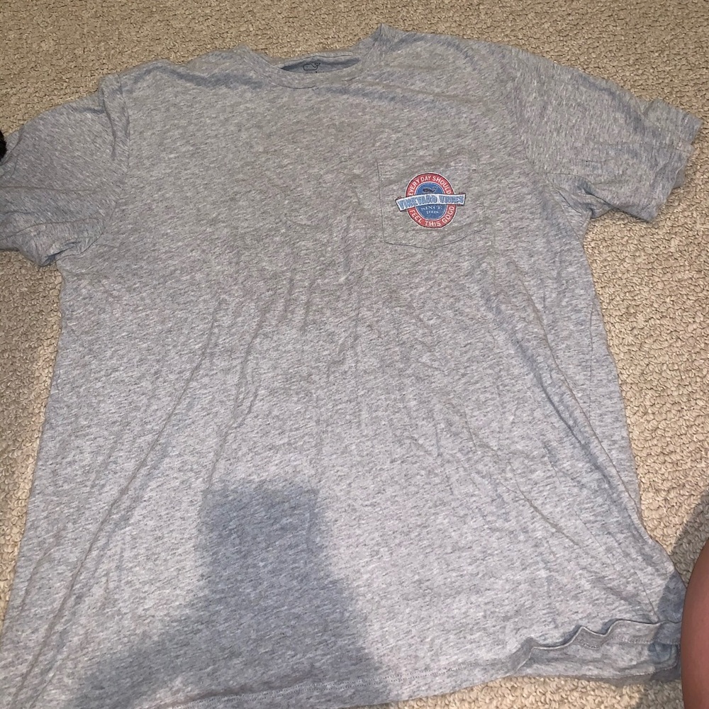 Extremely nice VINEYARD VINES tee! NO FLAWS!